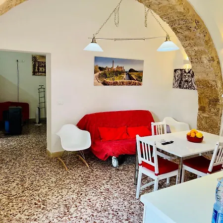 Ferienhaus House With Garden Noto